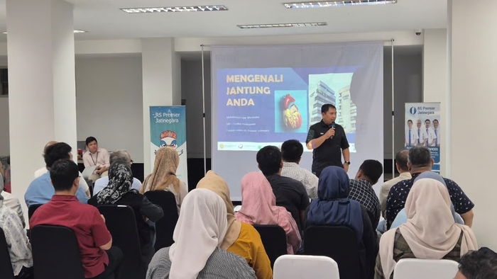 BRI Branch Office Otista Region 6/Jakarta 1 Gandeng RS Premiere Jatinegara Gelar Sosialisasi dan Pemeriksaan EKG bagi Pekerja