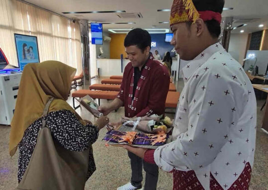 BRI BO Kramat Jati Hadirkan Pengalaman Berkesan di Hari Pelanggan Nasional