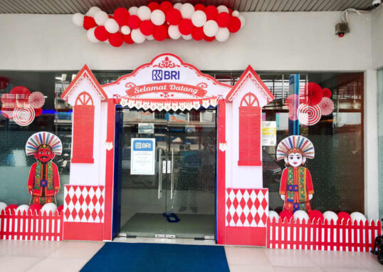 Sambut HUT ke-81 RI, BRI BO Rawamangun Semarakkan Kantor dengan Dekorasi Nuansa Merah Putih